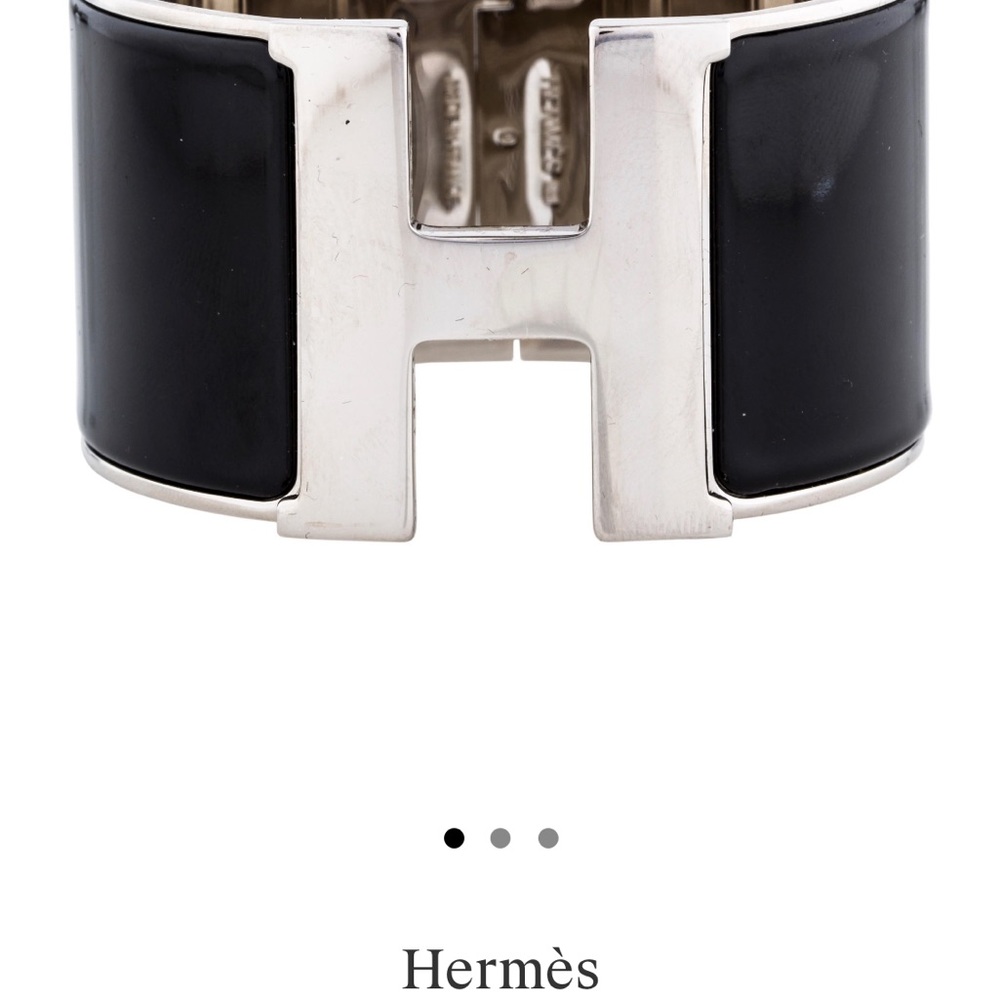 Click clack Hermes large I am a size six I think a T something I can look 👍 - Picture 6 of 10